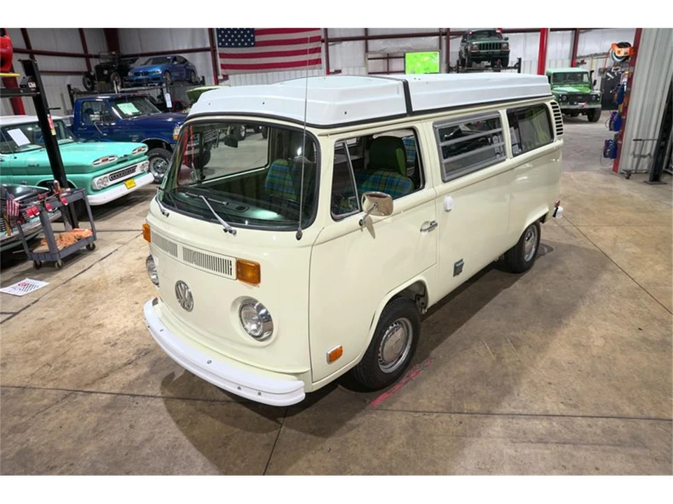 1974 Volkswagen Bay-Window Bus - Image 15 of 31