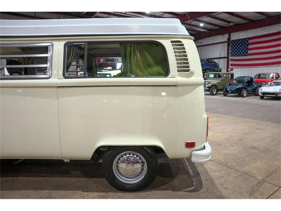 1974 Volkswagen Bay-Window Bus - Image 5 of 31
