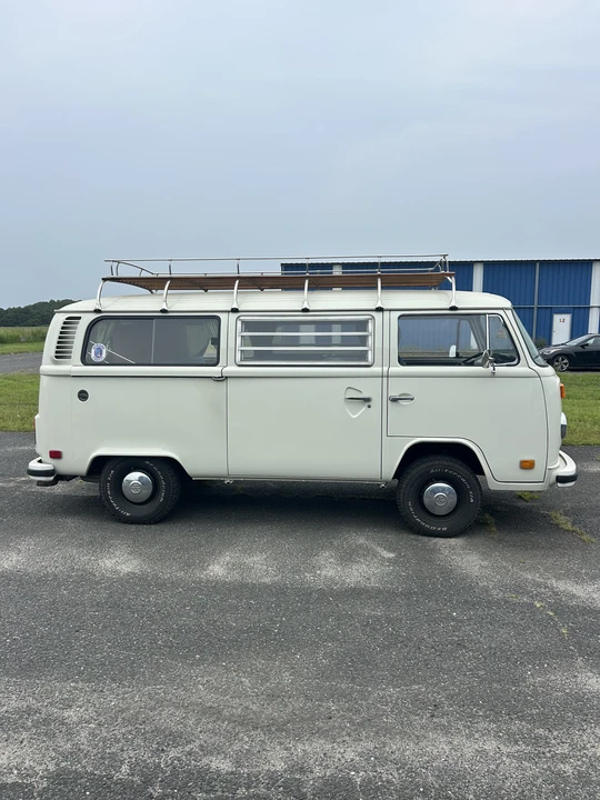 1974 Volkswagen Bay-Window Camper - Image 2 of 11