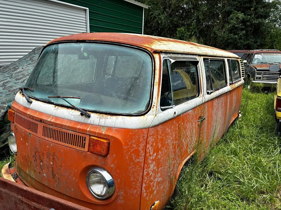 1974 Volkswagen Bay-Window Bus - Image 1 of 12