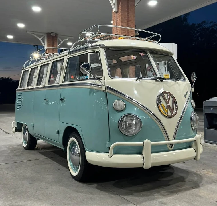 1974 Volkswagen Bay-Window Bus - Image 4 of 7