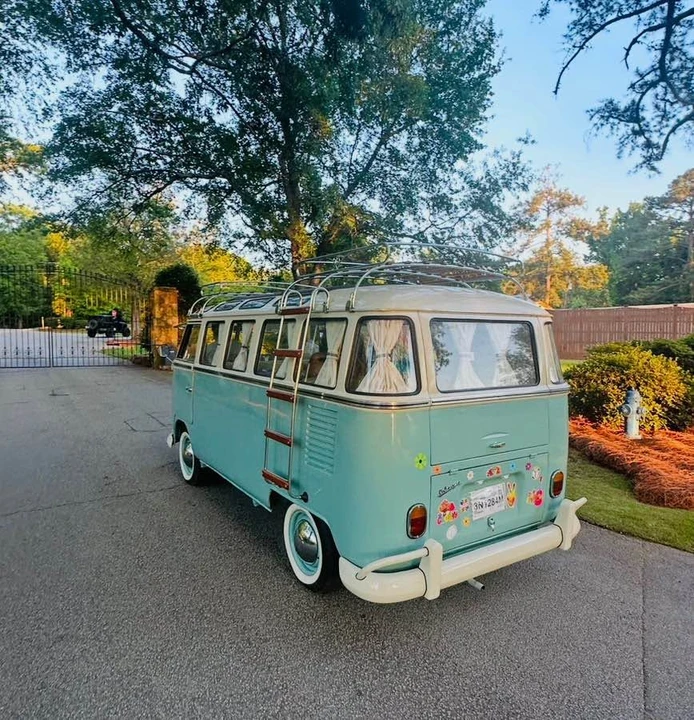 1974 Volkswagen Bay-Window Bus - Image 2 of 7