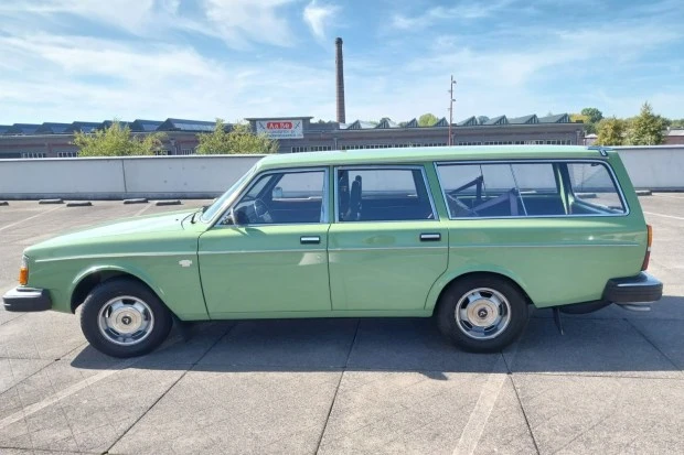 1974 Volvo 245 - Image 3 of 10