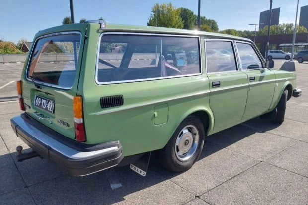 1974 Volvo 245 - Image 2 of 10
