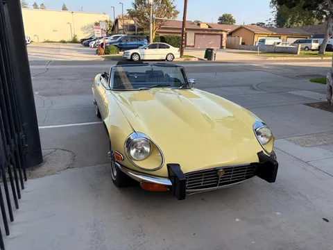 1974 Jaguar E-Type Series 3 V12 - Image 4 of 10