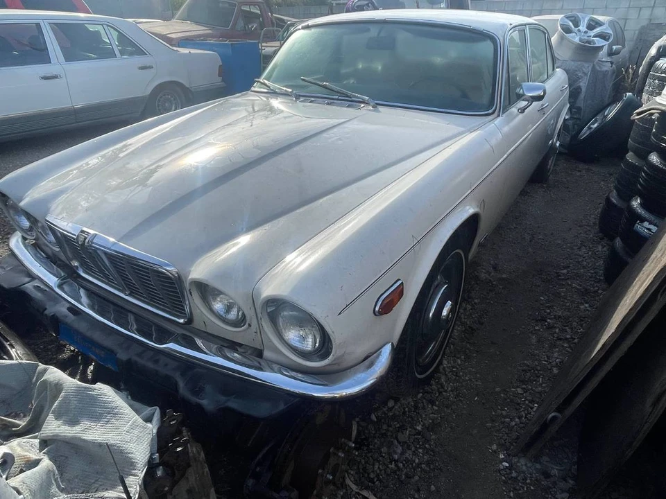 1974 Jaguar XJ Series 2 - Image 2 of 6