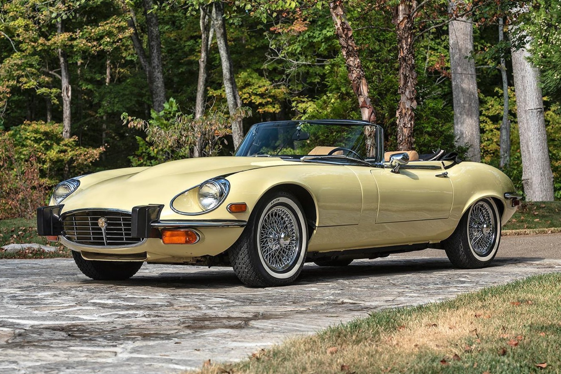 2k-Mile 1974 Jaguar E-Type Series III Roadster V12