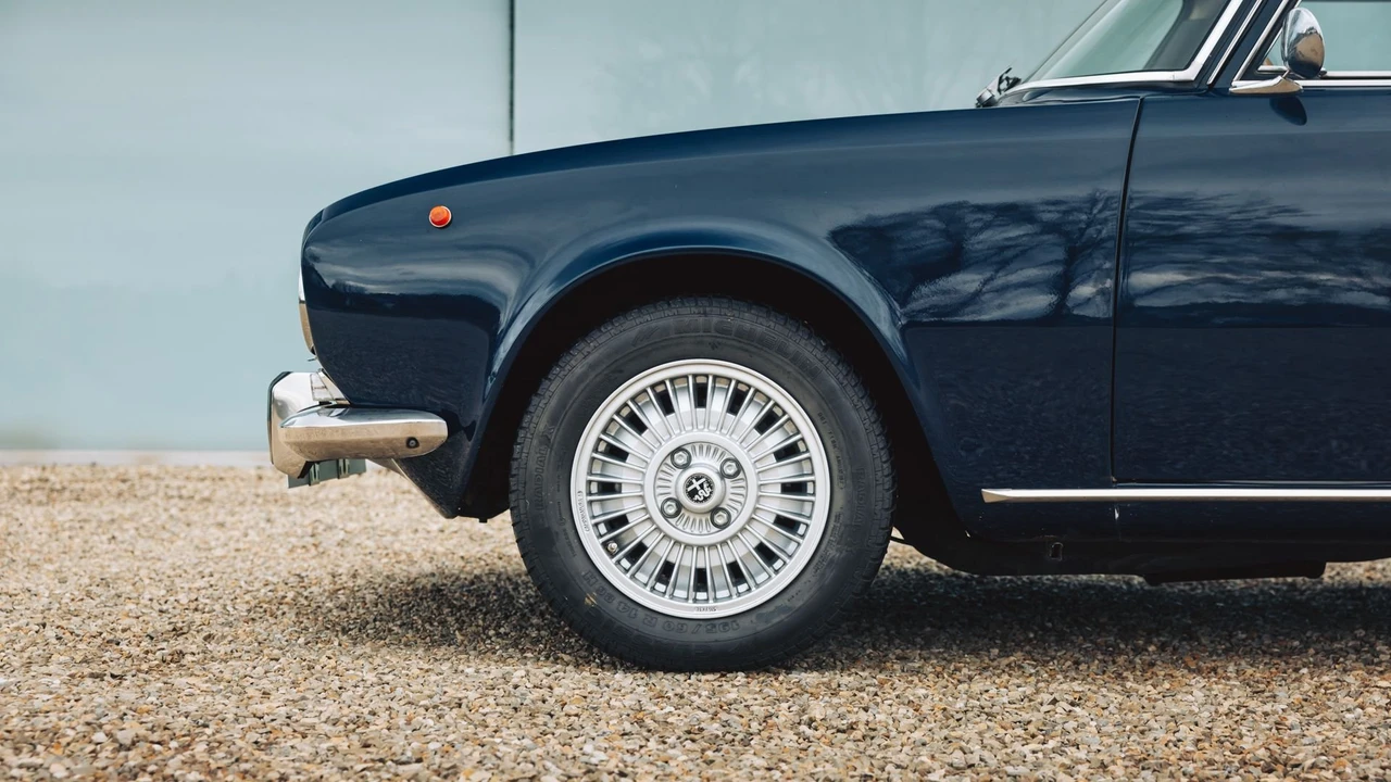 1975 Alfa Romeo 2000 GT Veloce - Image 24 of 31