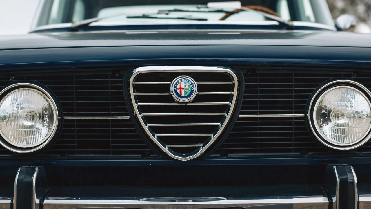 1975 Alfa Romeo 2000 GT Veloce - Image 19 of 31