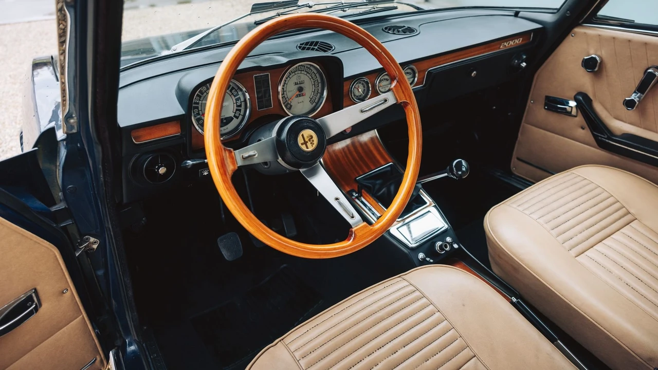 1975 Alfa Romeo 2000 GT Veloce - Image 5 of 31