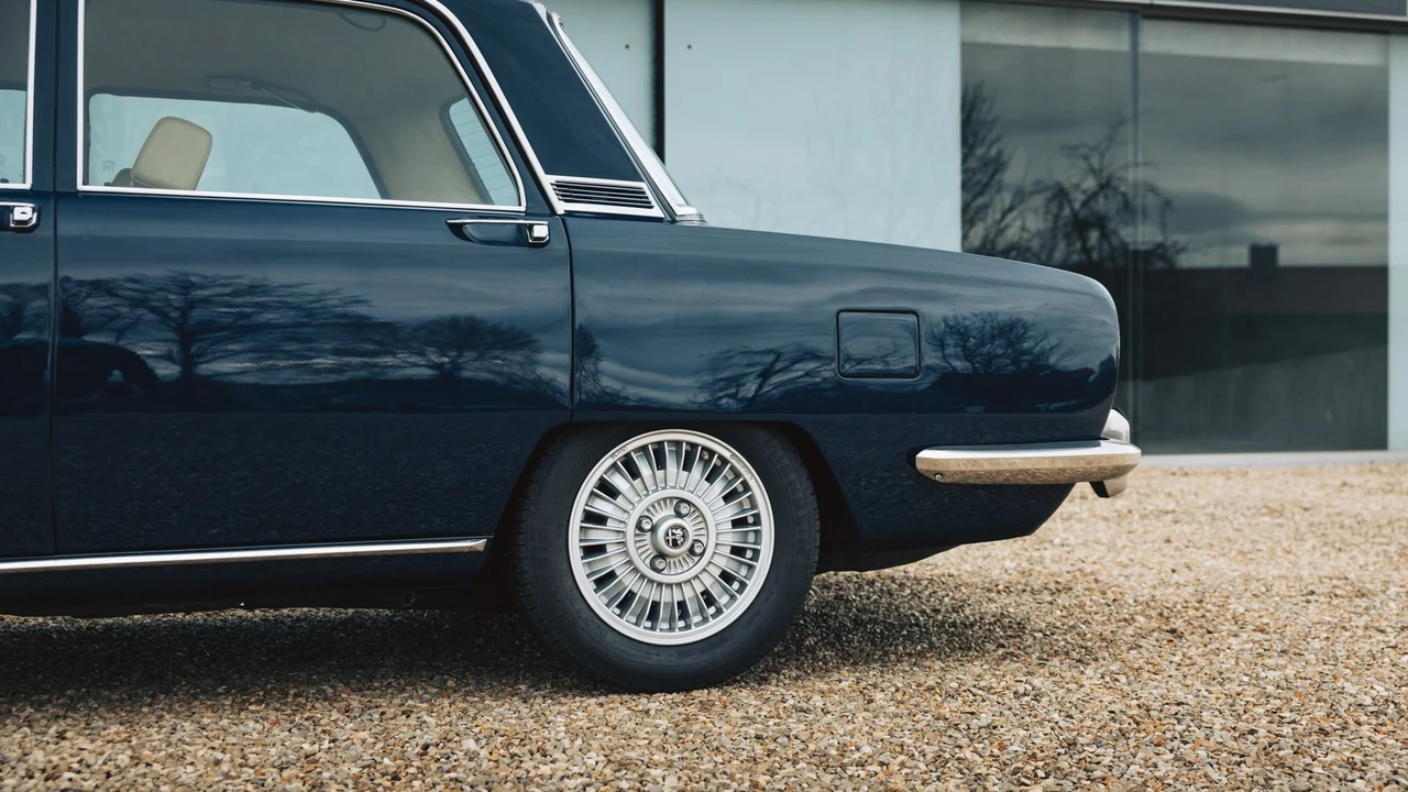 1975 Alfa Romeo 2000 GT Veloce - Image 22 of 31