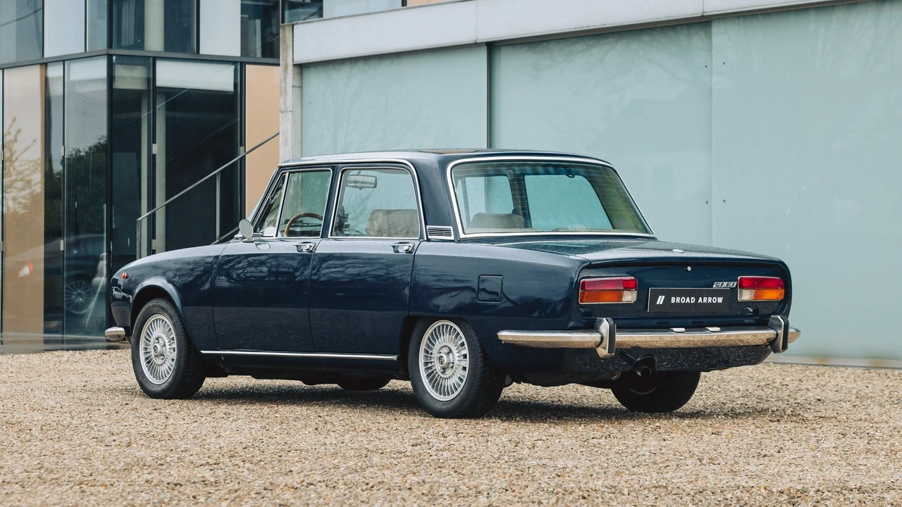 1975 Alfa Romeo 2000 GT Veloce - Image 16 of 31