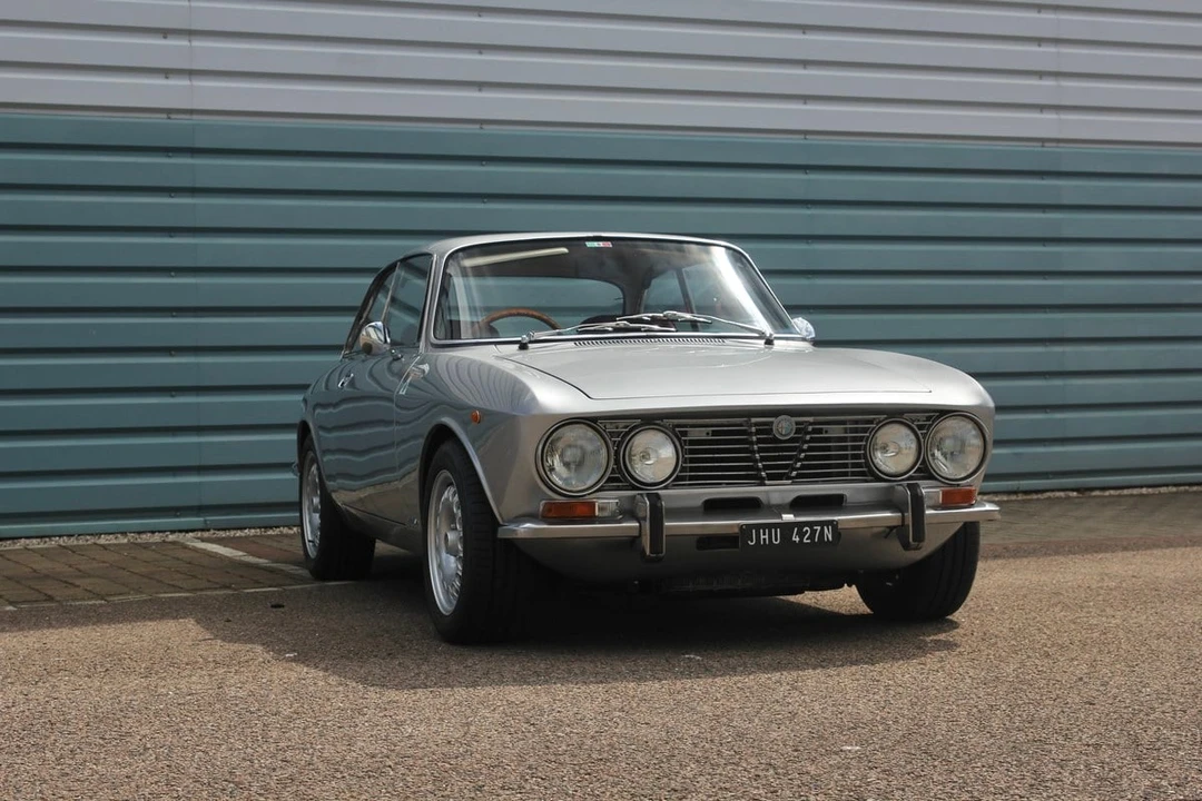 1975 Alfa Romeo 2000 GT Veloce - Image 11 of 30