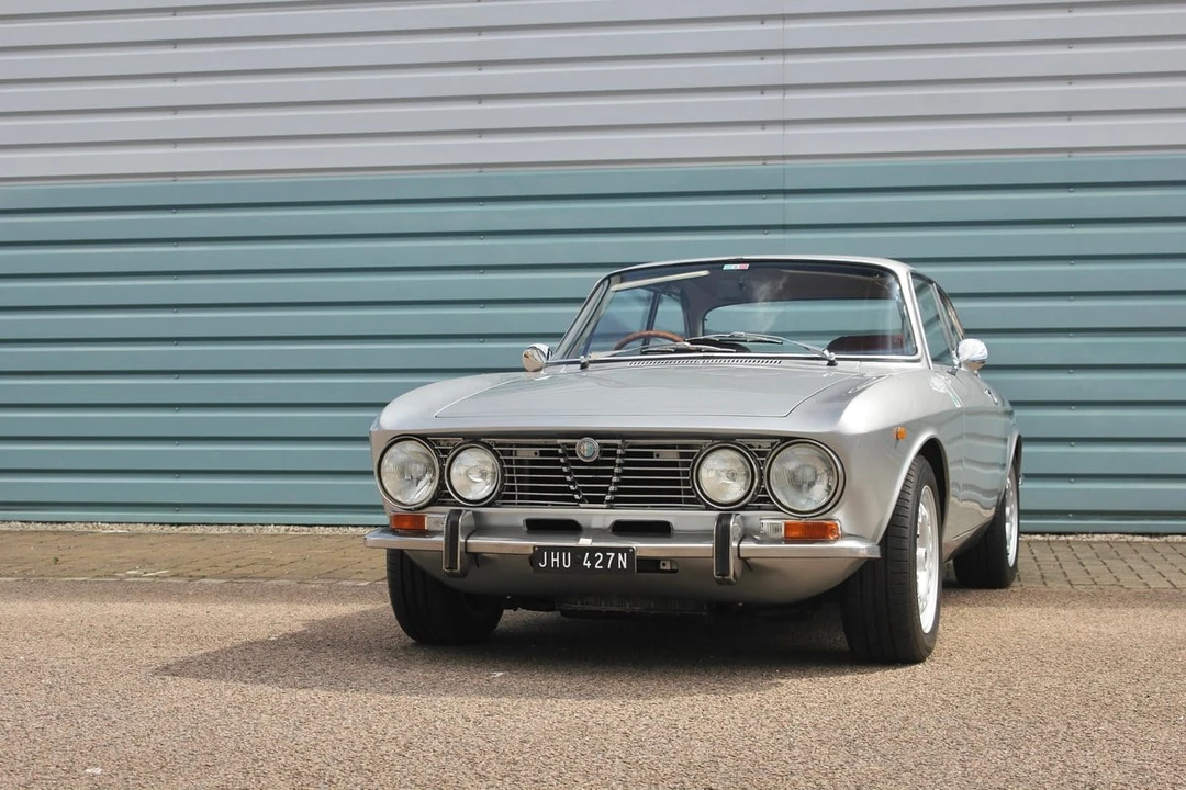 1975 Alfa Romeo 2000 GT Veloce - Image 4 of 30