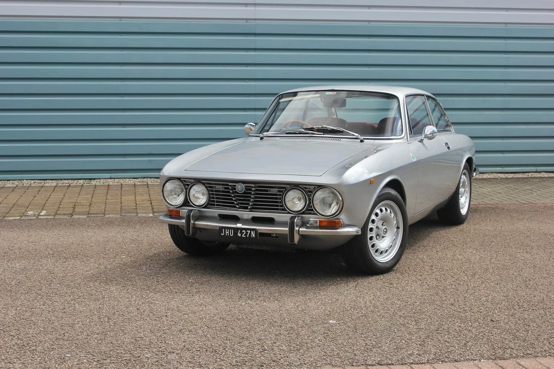 1975 Alfa Romeo 2000 GT Veloce - Image 14 of 30