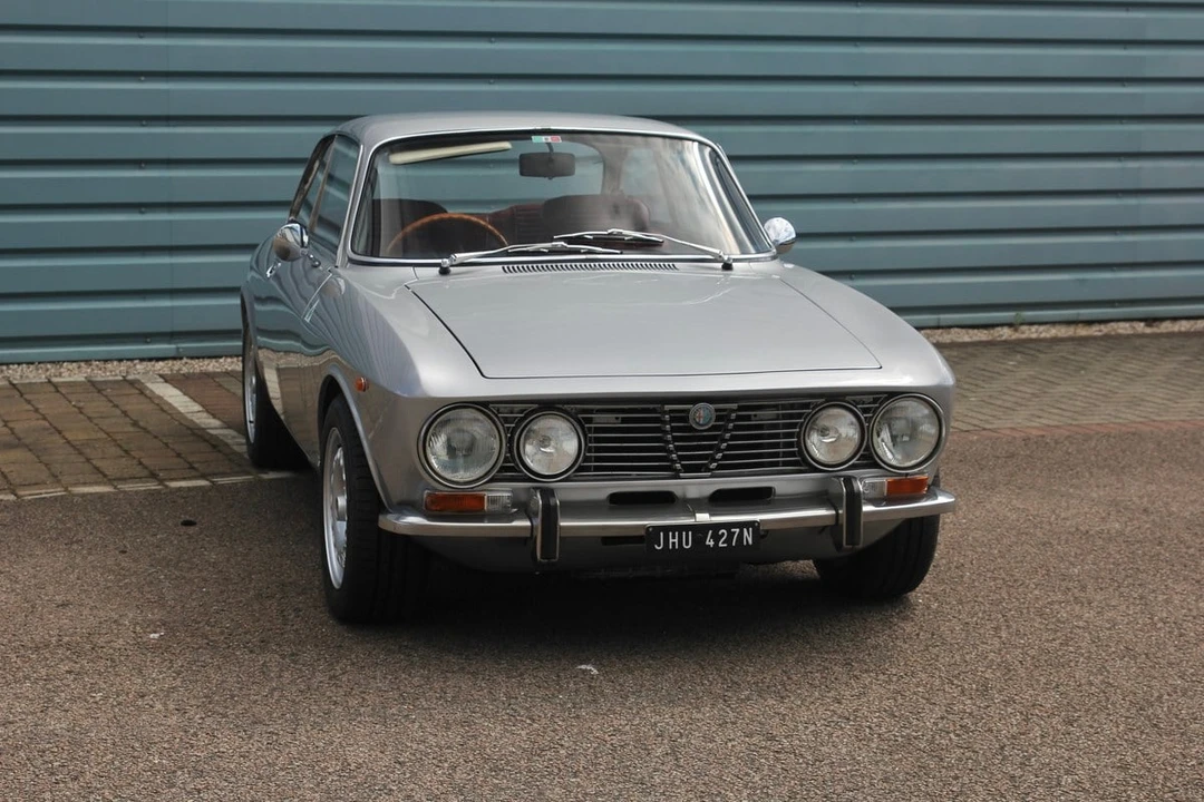 1975 Alfa Romeo 2000 GT Veloce - Image 10 of 30