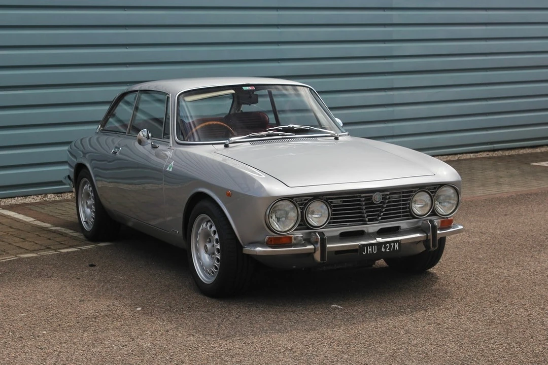 1975 Alfa Romeo 2000 GT Veloce - Image 12 of 30