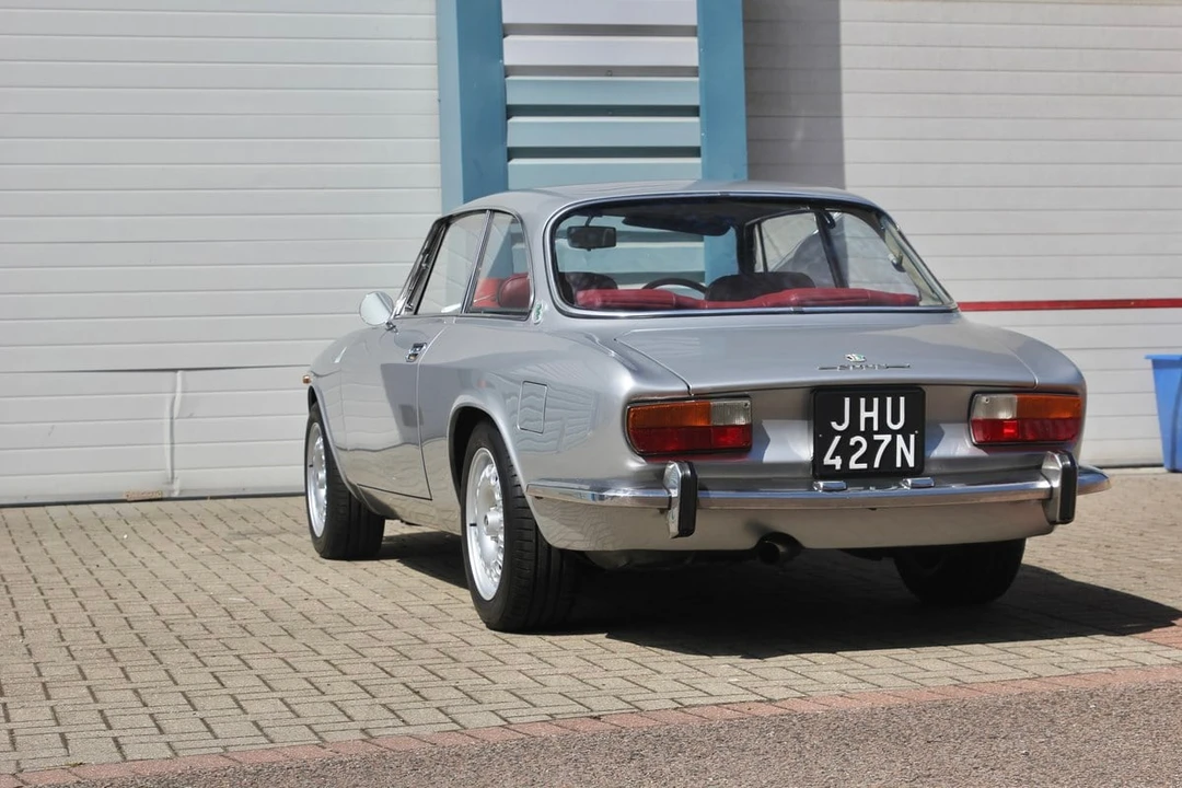 1975 Alfa Romeo 2000 GT Veloce - Image 26 of 30