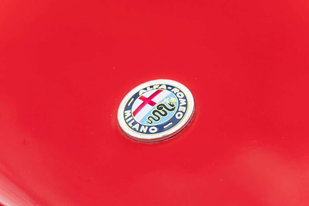 1975 Alfa Romeo 2000 GT Veloce - Image 14 of 31