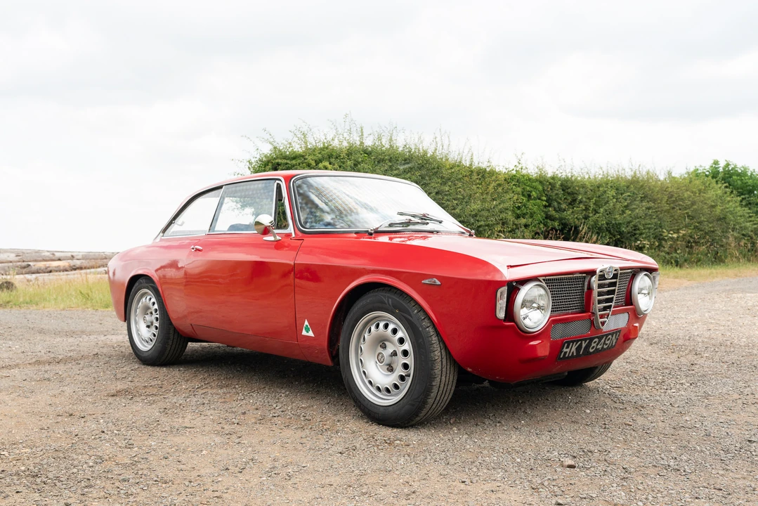 1975 Alfa Romeo 2000 GT Veloce - Image 9 of 31