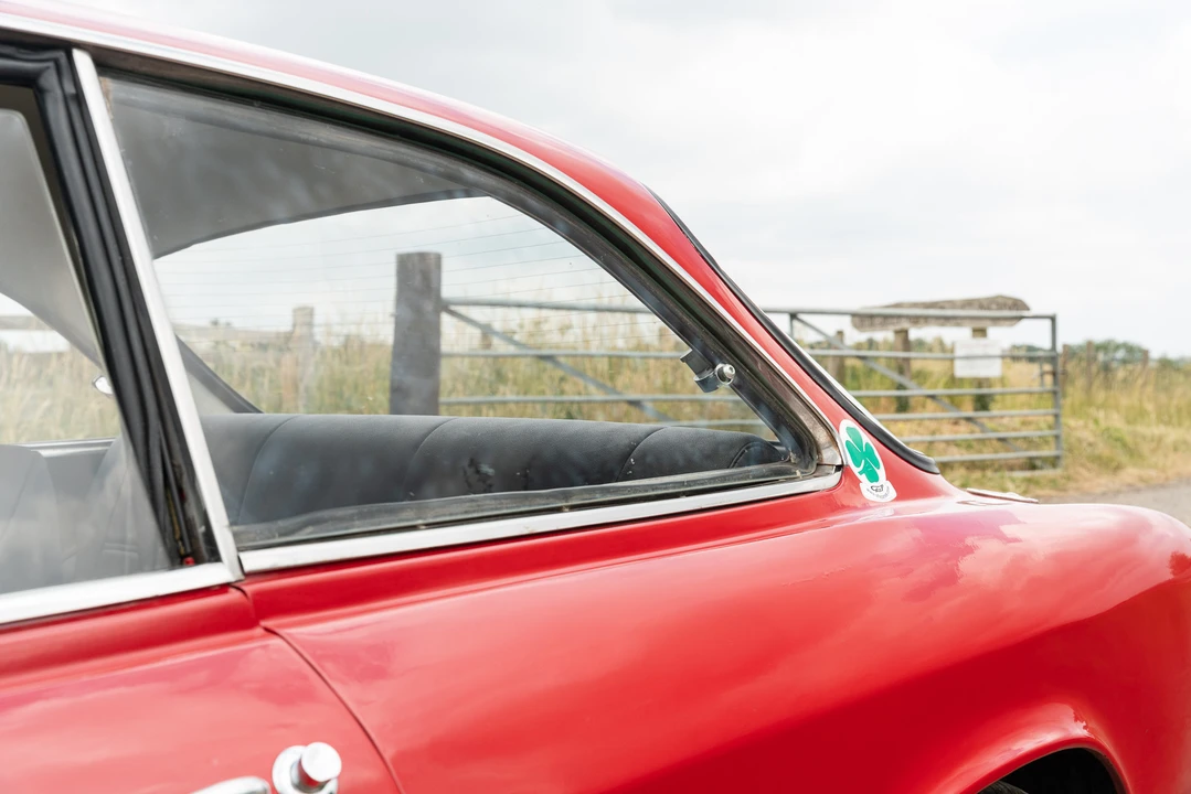 1975 Alfa Romeo 2000 GT Veloce - Image 29 of 31
