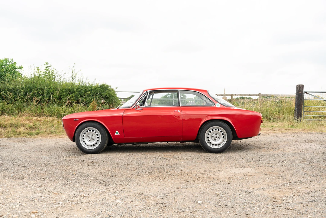 1975 Alfa Romeo 2000 GT Veloce - Image 4 of 31