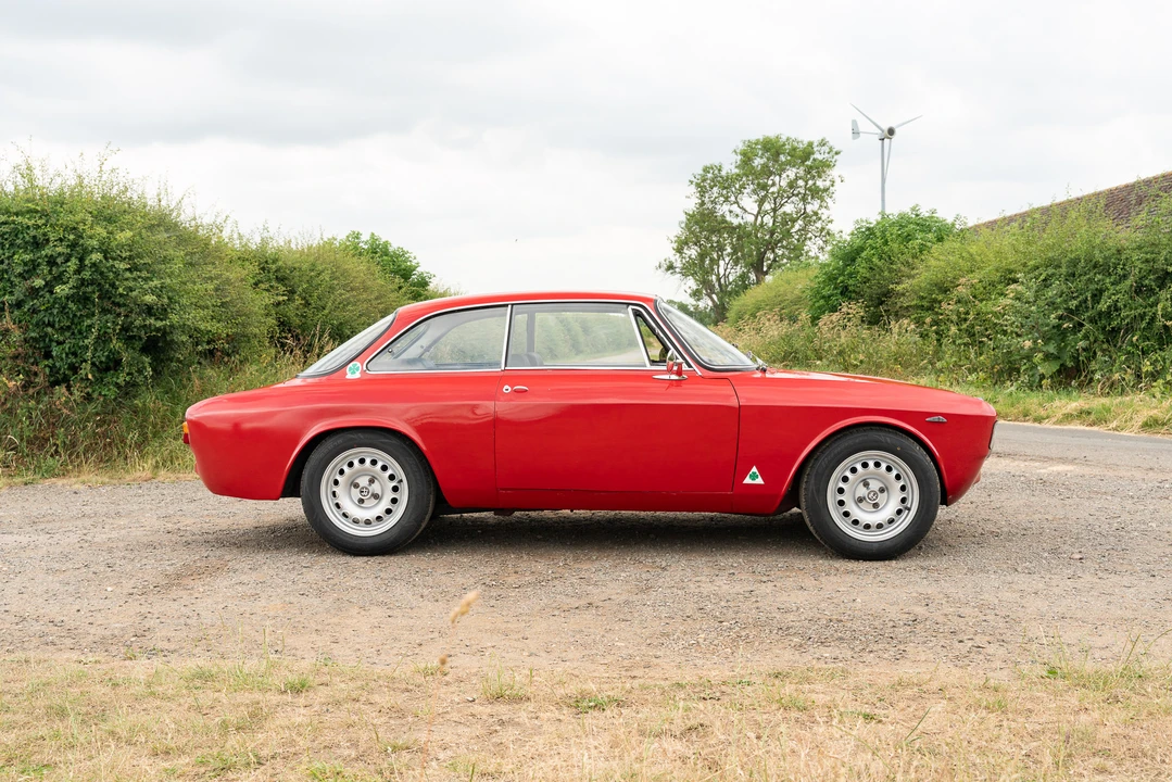 1975 Alfa Romeo 2000 GT Veloce - Image 8 of 31