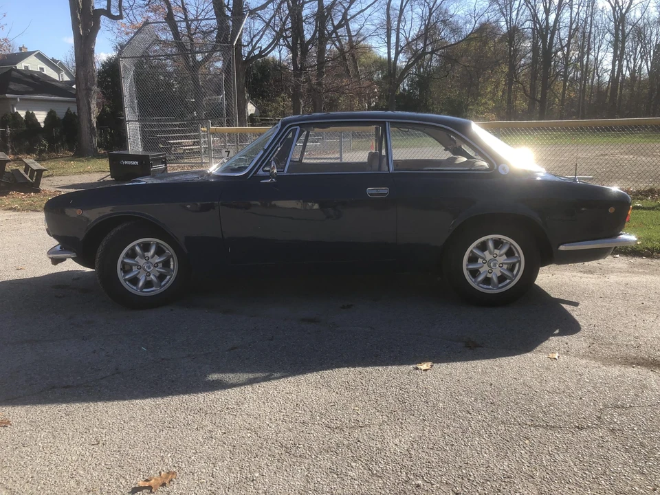 1975 Alfa Romeo 2000 GT Veloce - Image 14 of 31