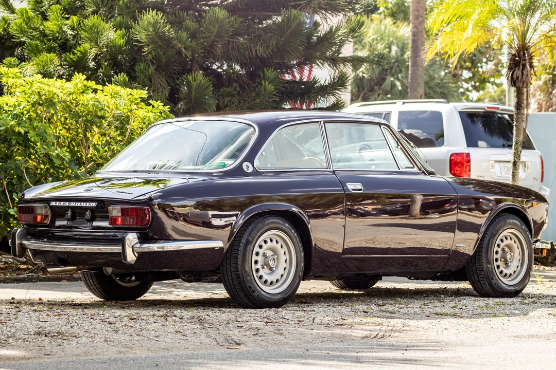 1975 Alfa Romeo 2000 GT Veloce - Image 9 of 31