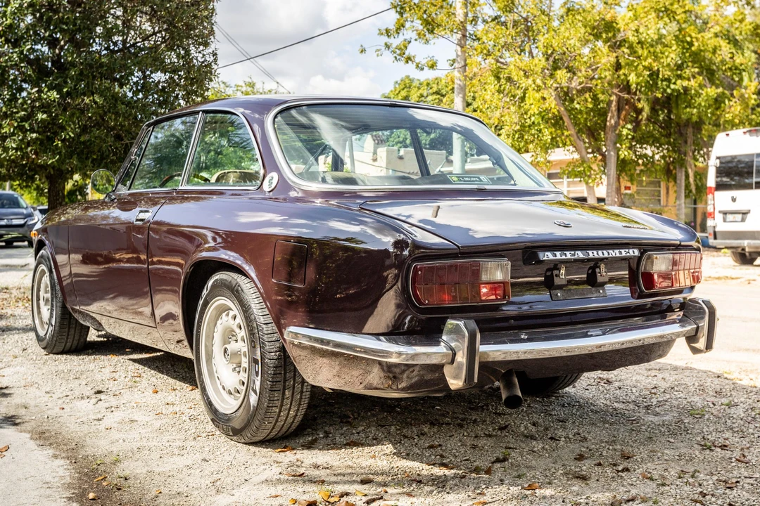 1975 Alfa Romeo 2000 GT Veloce - Image 4 of 31