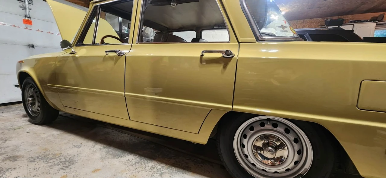 1975 Alfa Romeo Giulia - Image 16 of 17