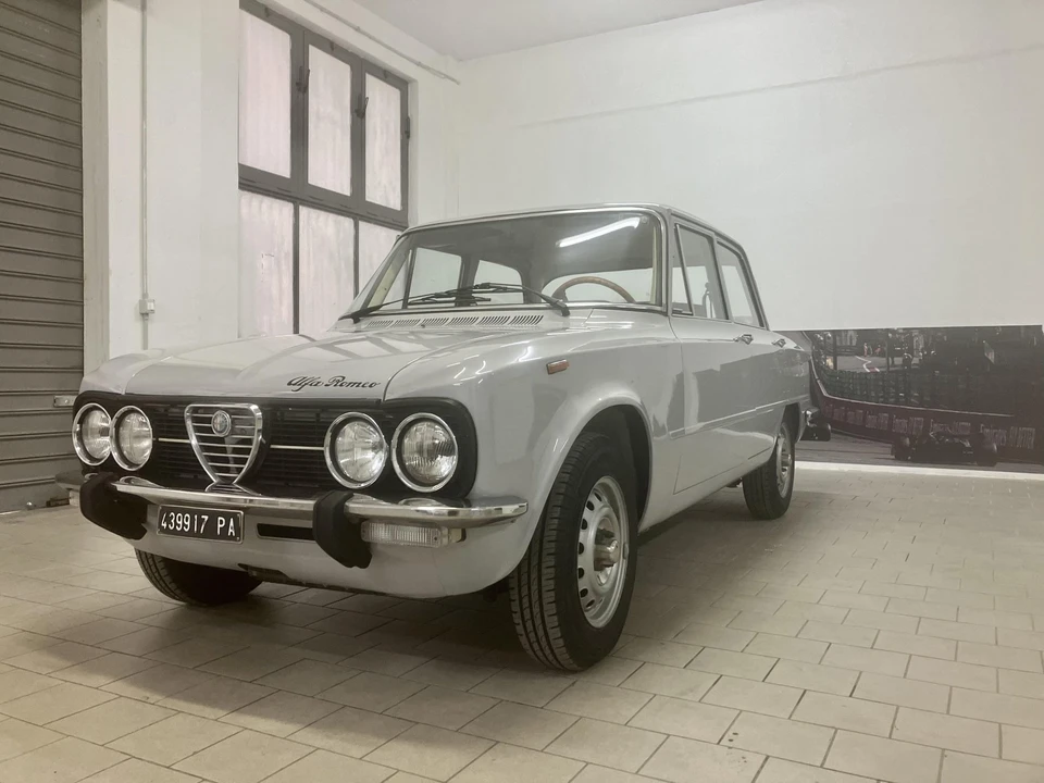1975 Alfa Romeo 1.3 GT Junior - Image 5 of 31