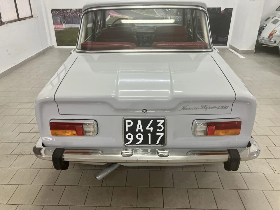 1975 Alfa Romeo 1.3 GT Junior - Image 9 of 31