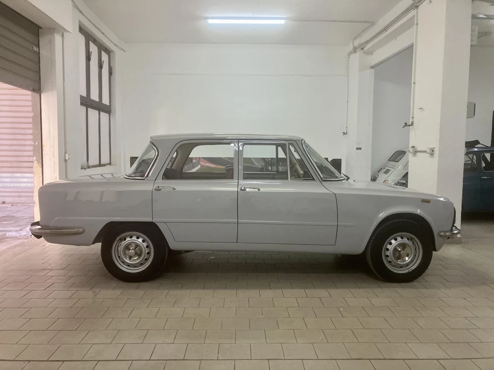 1975 Alfa Romeo 1.3 GT Junior - Image 12 of 31
