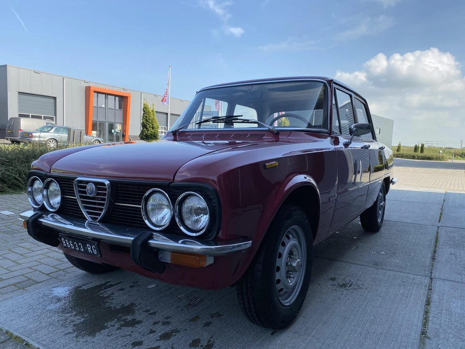 1975 Alfa Romeo 1.3 GT Junior - Image 3 of 31
