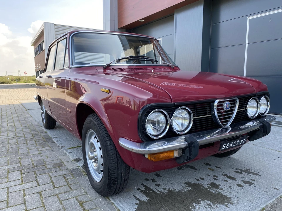 1975 Alfa Romeo 1.3 GT Junior - Image 13 of 31