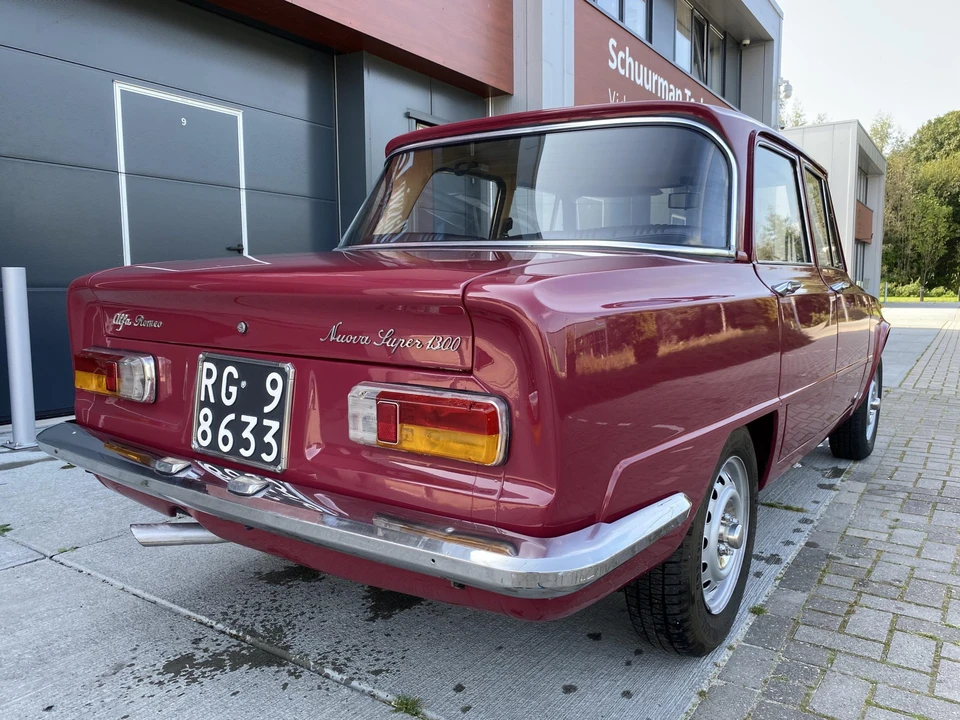 1975 Alfa Romeo 1.3 GT Junior - Image 9 of 31