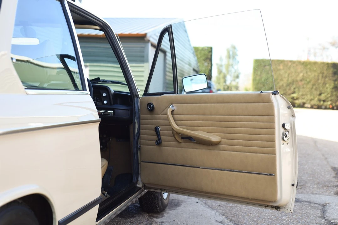 1975 BMW 2002 - Image 21 of 30