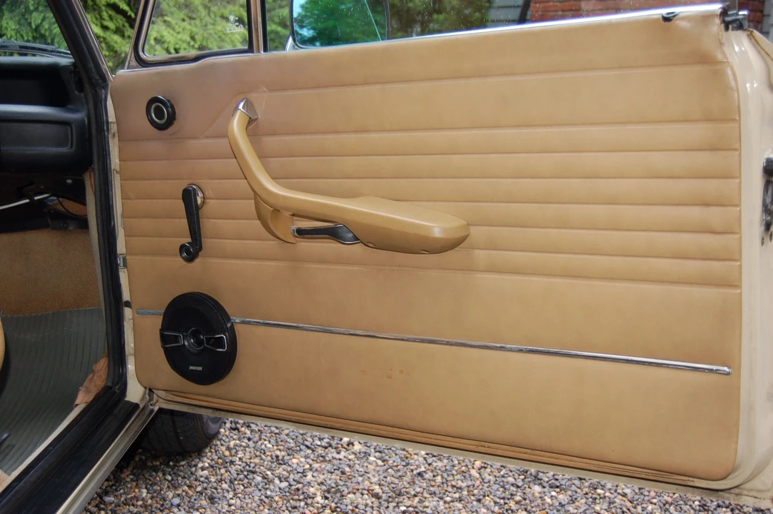 1975 BMW 2002 - Image 27 of 31