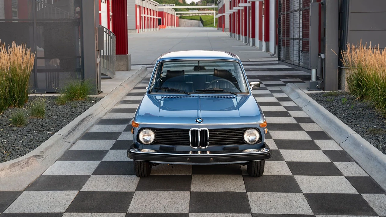 1975 BMW 2002 - Image 11 of 31