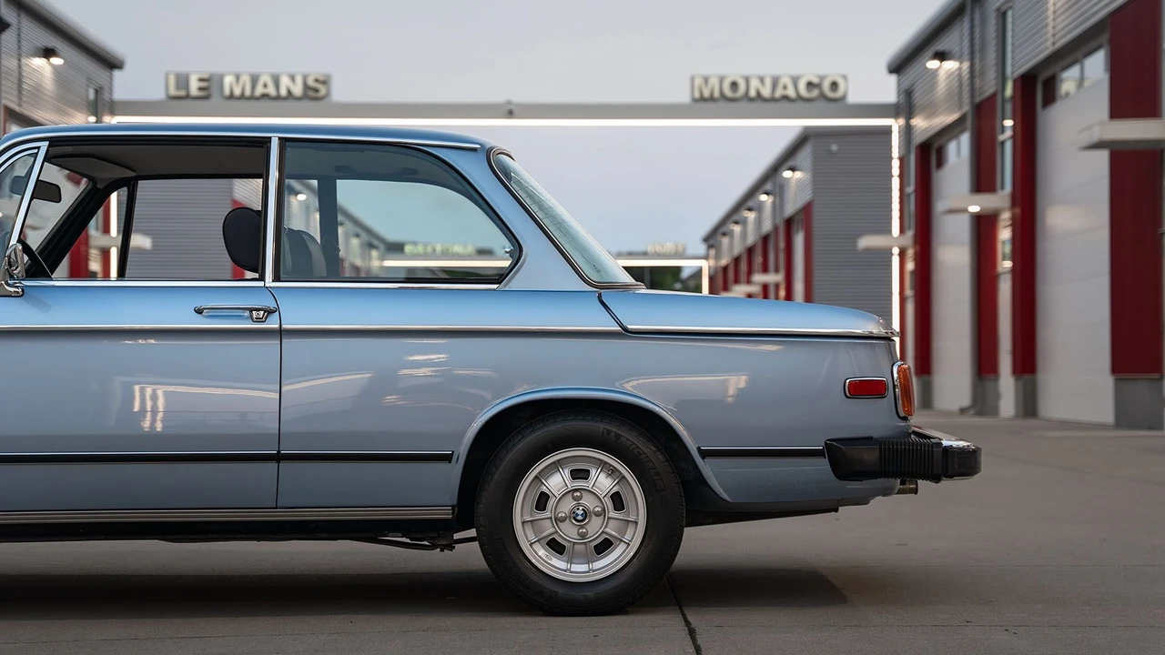 1975 BMW 2002 - Image 13 of 31