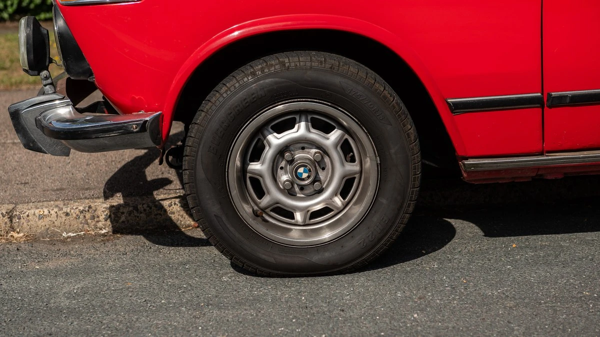 1975 BMW 2002 - Image 10 of 30