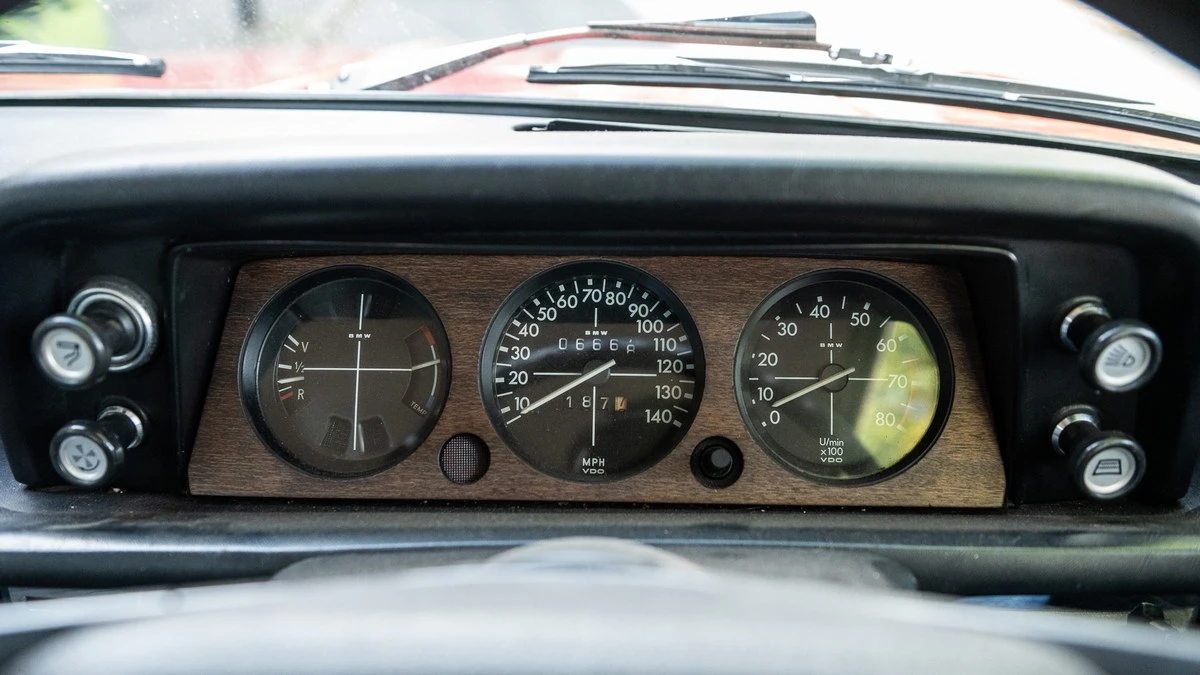 1975 BMW 2002 - Image 17 of 30