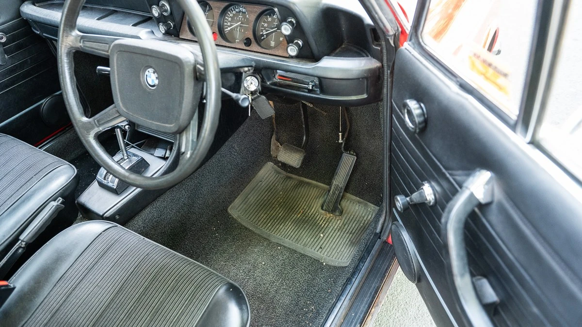 1975 BMW 2002 - Image 13 of 30