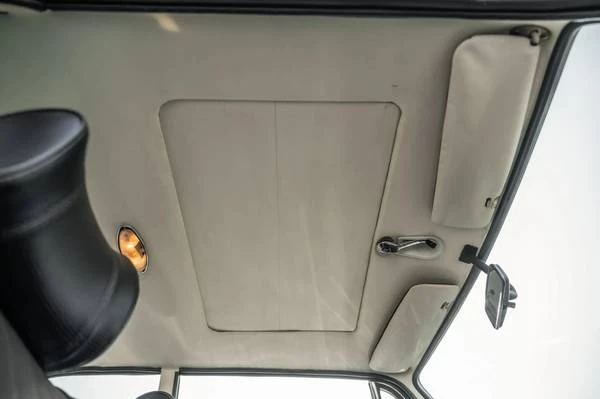 1975 BMW 2002 - Image 11 of 21