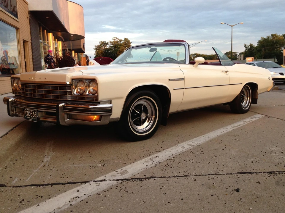 1975 Buick LeSabre - Image 21 of 31