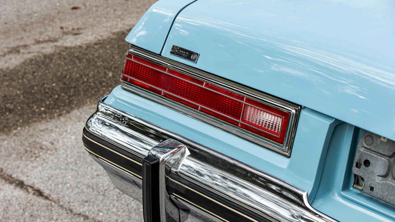 1975 Buick LeSabre - Image 13 of 31