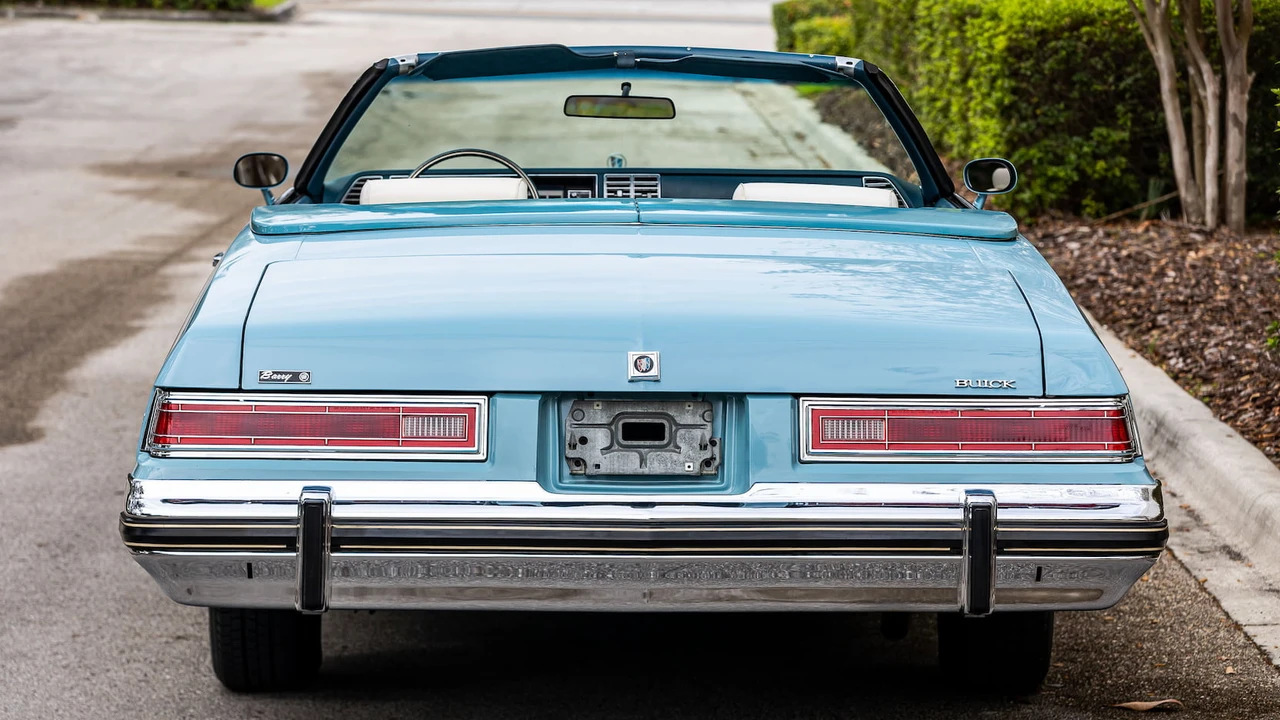 1975 Buick LeSabre - Image 15 of 31