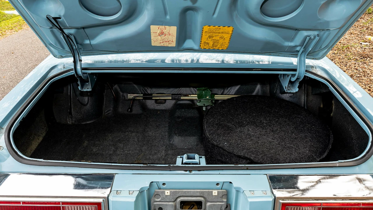 1975 Buick LeSabre - Image 16 of 31