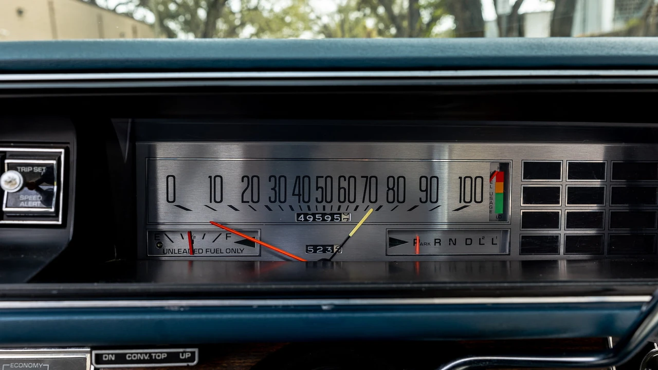 1975 Buick LeSabre - Image 24 of 31